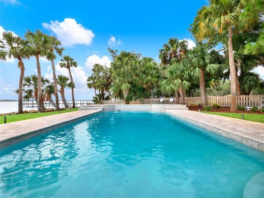 Exterior, Pool, Water