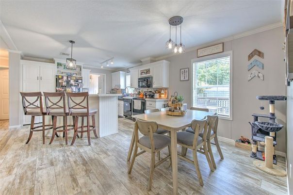 Dining room, Interior, Kitchen, Pendant Lights, Recessed Lighting, Wood Texture Flooring