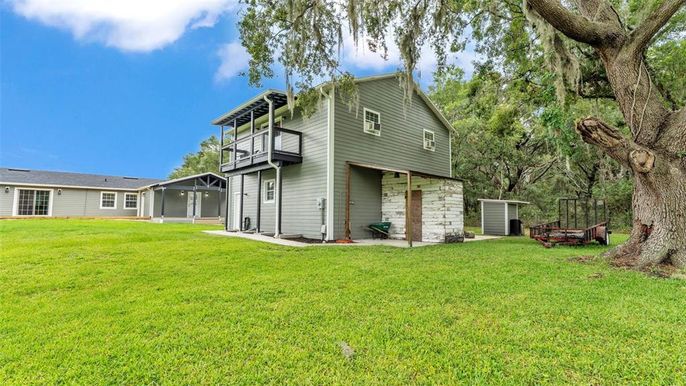 Backyard, Exterior