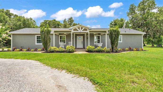 Backyard, Exterior, Facade, Ranch
