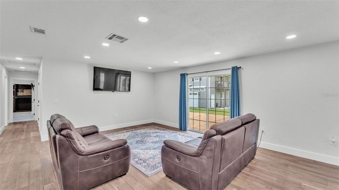 Interior, Living room, Recessed Lighting, Wood Texture Flooring