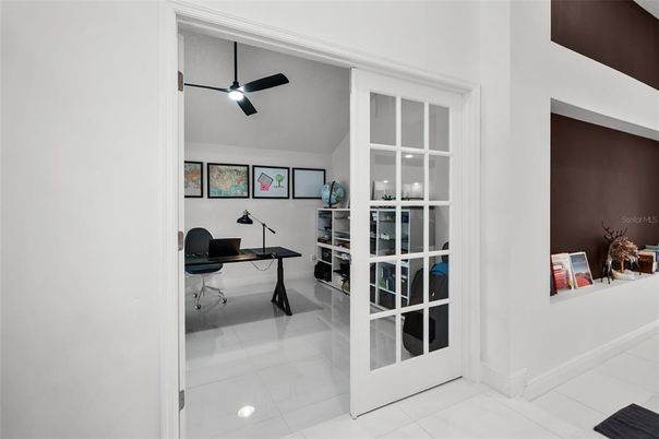 Home Office, Interior