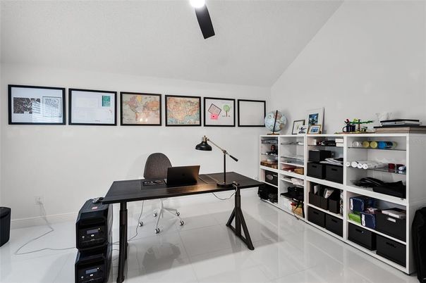 Home Office, Interior