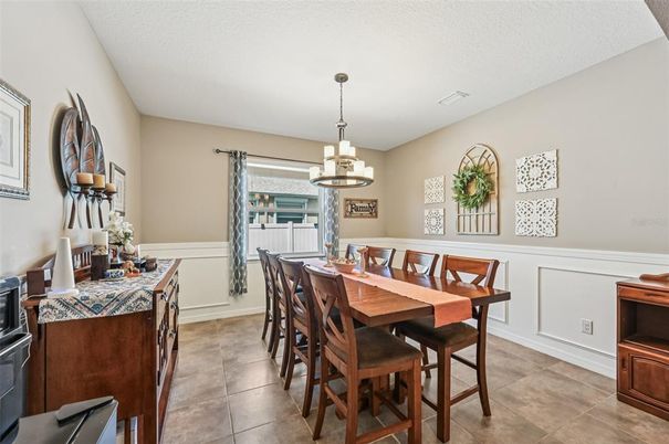 Chandelier, Dining room, Interior, Pendant Lights