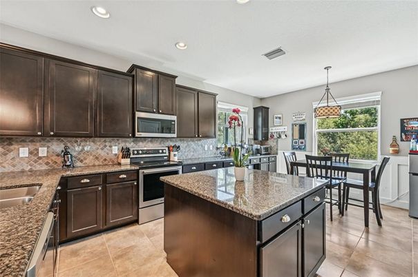 Dining room, Interior, Kitchen, Pendant Lights, Recessed Lighting, Stainless Steel Appliances