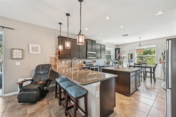 Dining room, Interior, Kitchen, Pendant Lights, Recessed Lighting, Stainless Steel Appliances