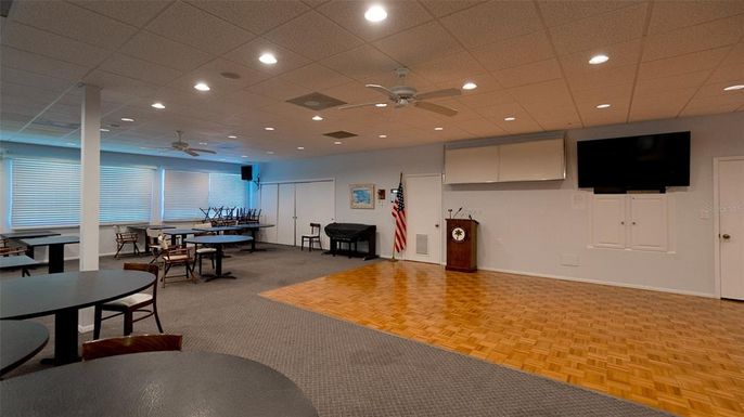 Dining room, Interior, Recessed Lighting