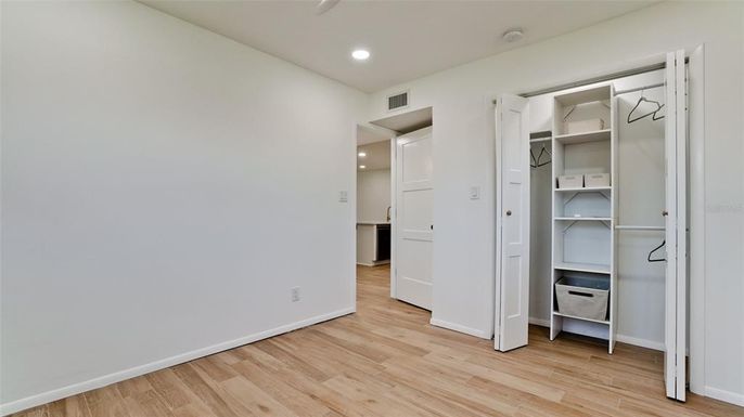 Empty room, Interior, Recessed Lighting, Wood Texture Flooring