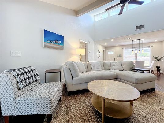 Interior, Living room, Pendant Lights, Recessed Lighting