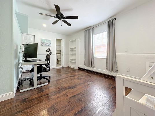 Home Office, Interior, Recessed Lighting, Wood Texture Flooring