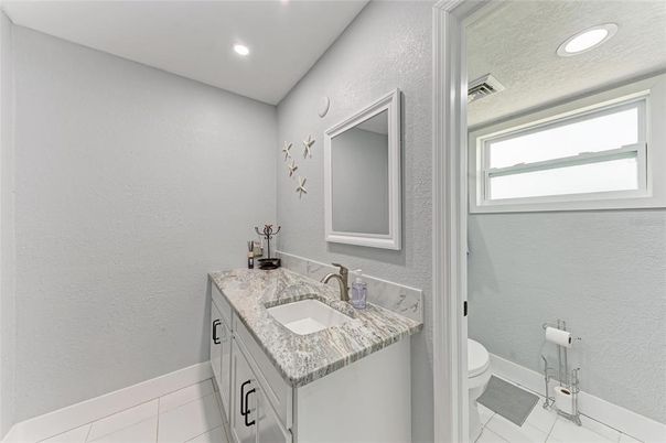 Bathroom, Interior, Recessed Lighting
