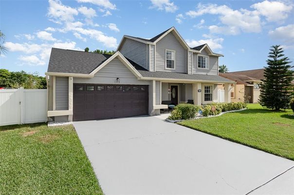 Attached, Exterior, Facade, Farmhouse