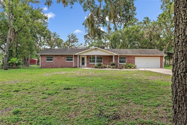 Attached, Backyard, Exterior, Facade, Brick Facade, Ranch