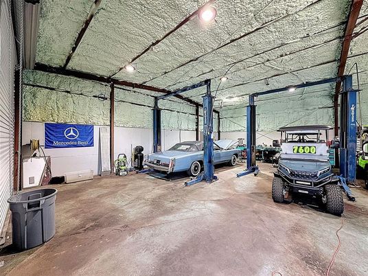 Garage, Interior