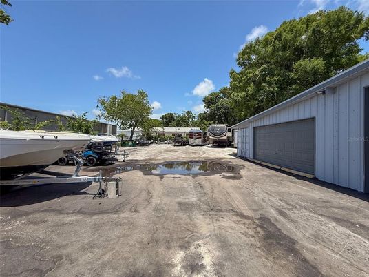 Detached Garage, Exterior