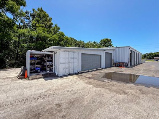 Detached Garage, Exterior
