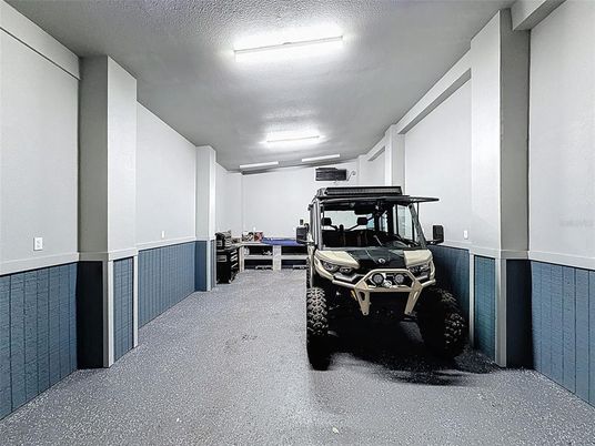 Garage, Interior