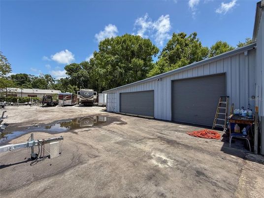 Detached Garage, Exterior