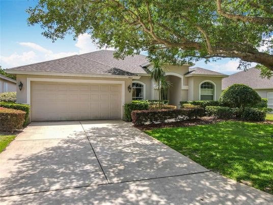 Attached, Exterior, Facade, Ranch
