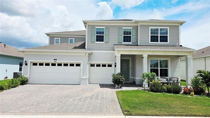 Attached, Exterior, Facade, American Craftsman