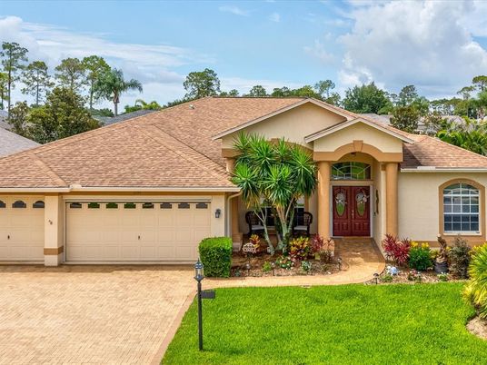 Attached, Exterior, Facade, Ranch