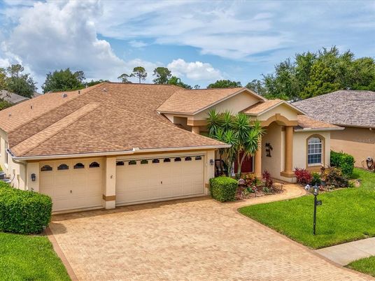 Attached, Exterior, Facade, Ranch