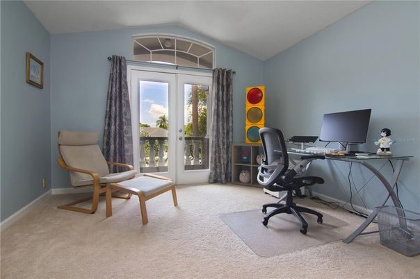 Home Office, Interior