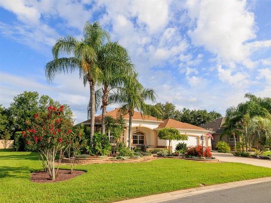 Backyard, Exterior, Facade, Ranch