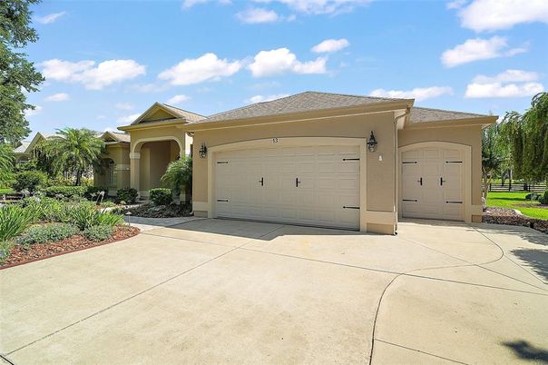 Attached, Exterior, Facade, Ranch
