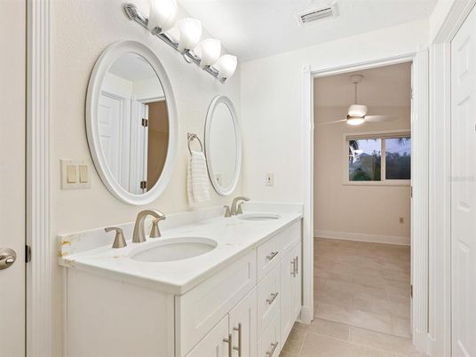 Bathroom, Dual Sink Vanities, Interior