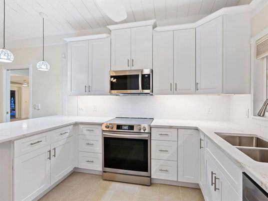 Interior, Kitchen, Pendant Lights, Stainless Steel Appliances