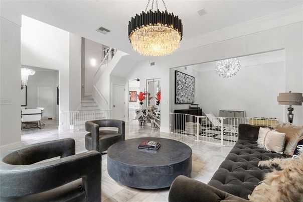 Chandelier, Interior, Living room