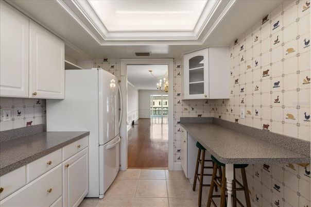 Chandelier, Interior, Kitchen, Wood Texture Flooring