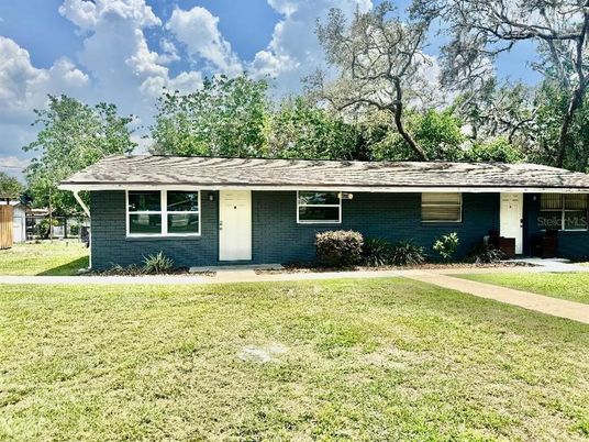 Exterior, Facade, Ranch