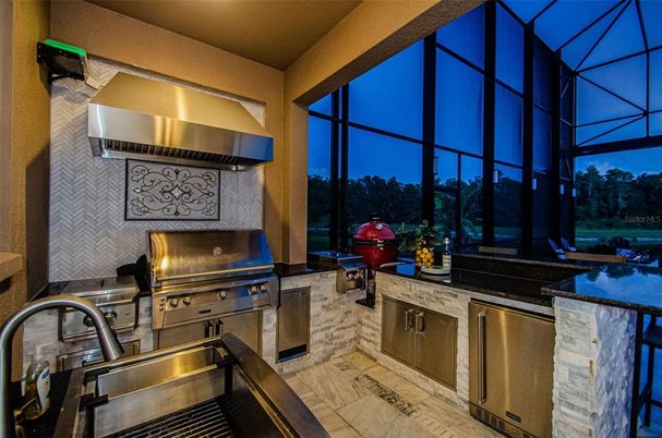 Exterior, Stainless Steel Appliances