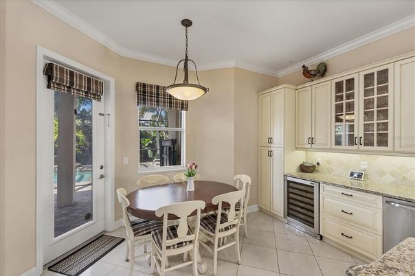 Dining room, Interior, Pendant Lights