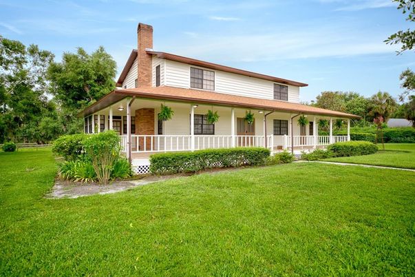 Backyard, Exterior, Facade, Farmhouse