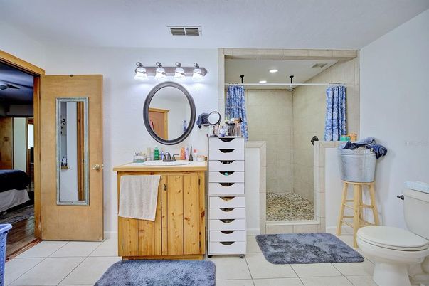Bathroom, Interior, Recessed Lighting