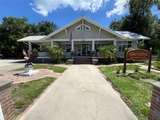 Exterior, Facade, American Craftsman