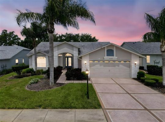 Attached, Exterior, Facade, Ranch
