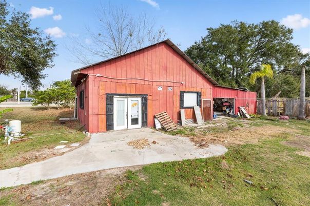 Backyard, Exterior