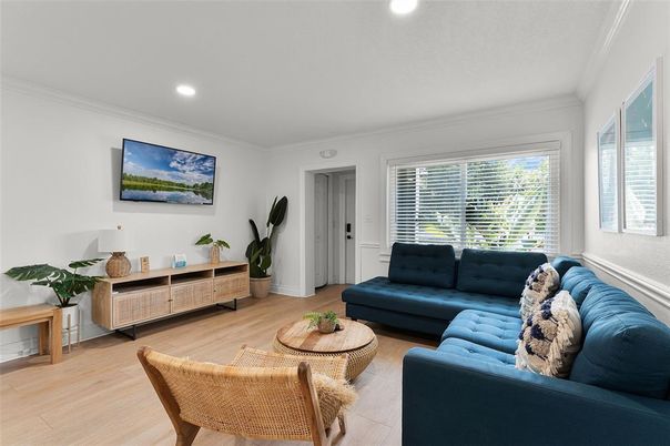 Interior, Living room, Recessed Lighting, Wood Texture Flooring