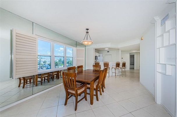 Dining room, Interior, Kitchen, Pendant Lights, Recessed Lighting