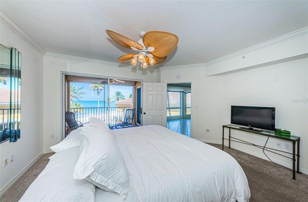 Bedroom, Interior, Water