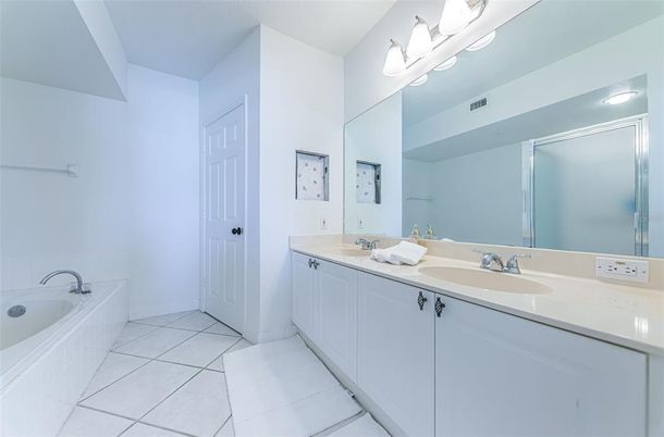 Bathroom, Dual Sink Vanities, Interior