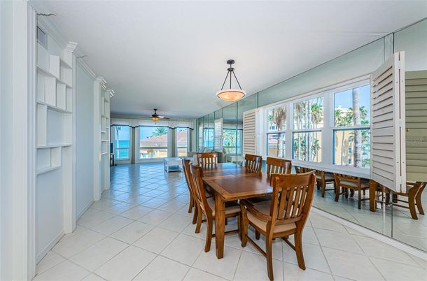 Dining room, Interior, Pendant Lights