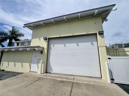 Detached Garage, Exterior