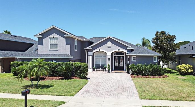 Exterior, Facade, Ranch