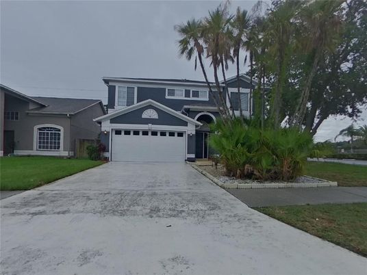 Attached, Exterior, Facade, American Craftsman