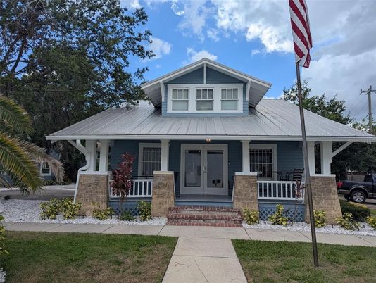 Exterior, Facade, American Craftsman